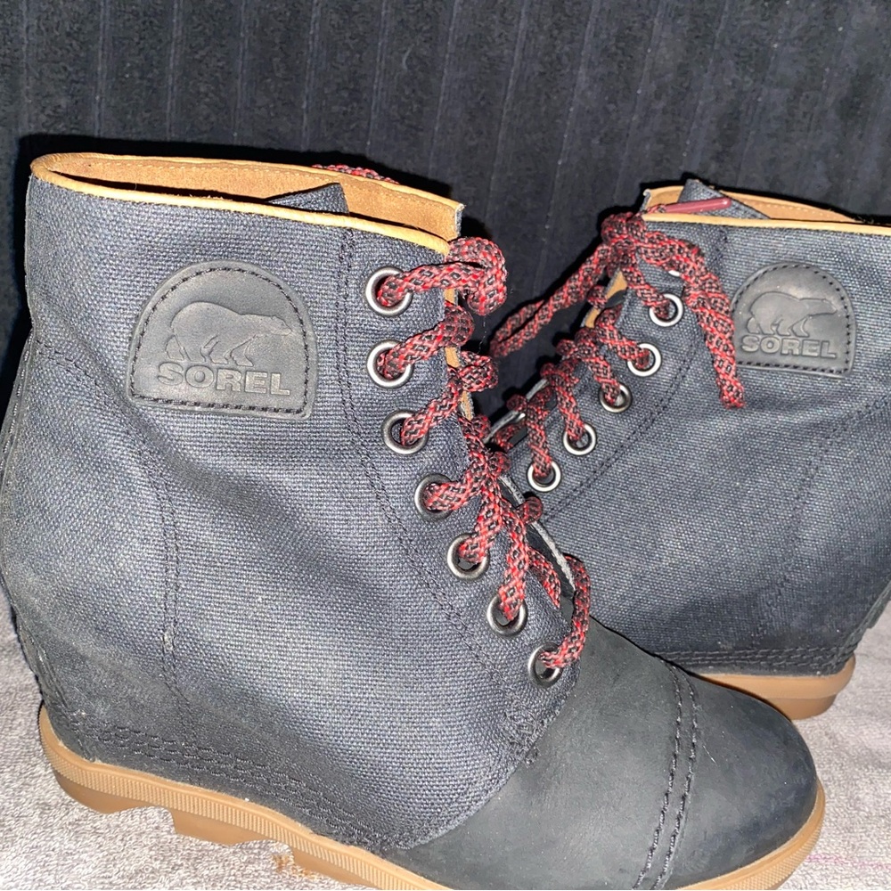Sorel Women's Black and Brown Wedge Boots
